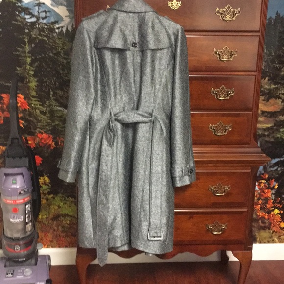 Burberry dark grey trench coat - Picture 3 of 4